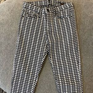 7 for all mankind black/white patterned stretchy jeans size 27